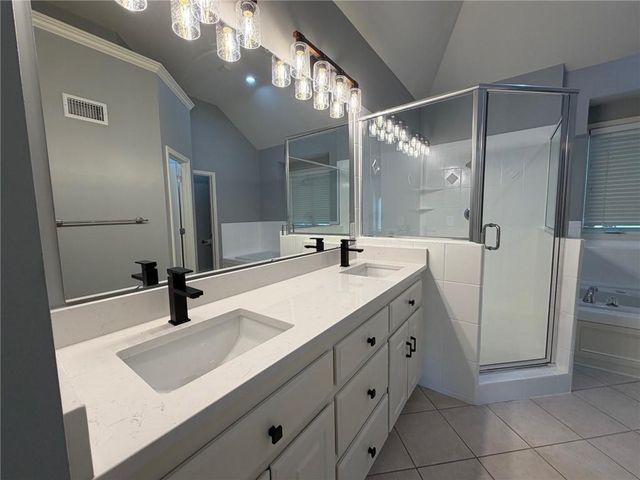 9115 N Stark Court, Kansas City, MO 64157