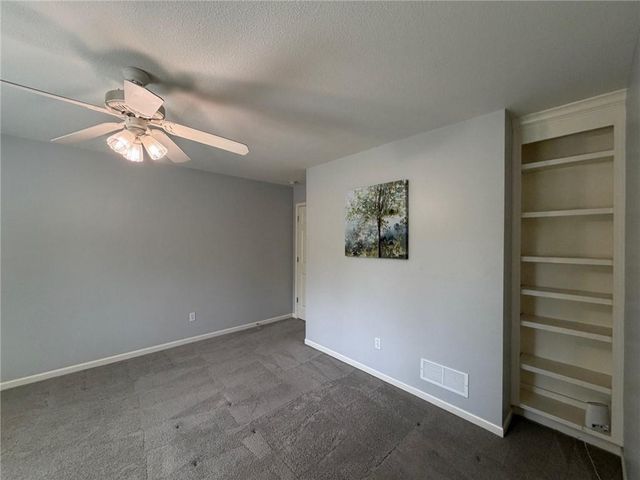 9115 N Stark Court, Kansas City, MO 64157