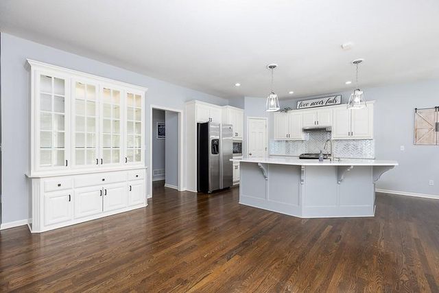 9115 N Stark Court, Kansas City, MO 64157