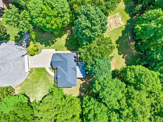 274 Yearling Trce, Pleasant View, TN 37146