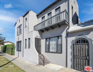 4504 S Hoover Street, Los Angeles, CA 90037