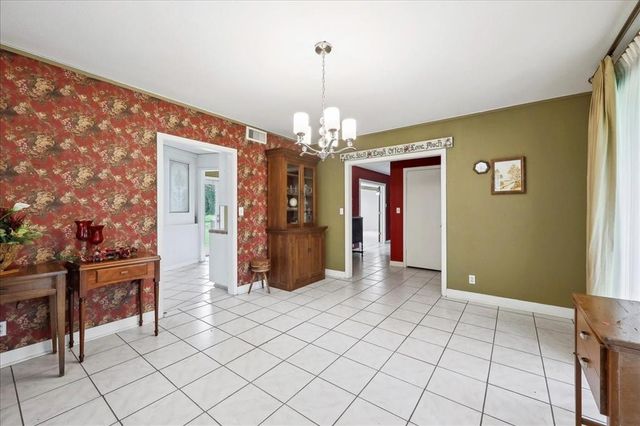 1903 W Sunset Drive, Orange, TX 77630