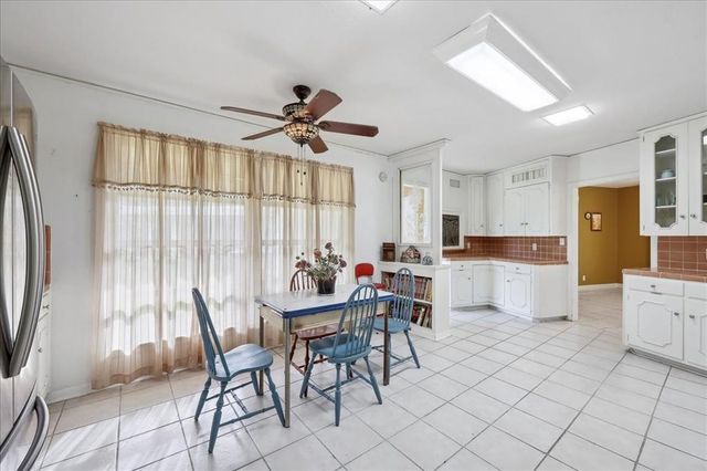 1903 W Sunset Drive, Orange, TX 77630