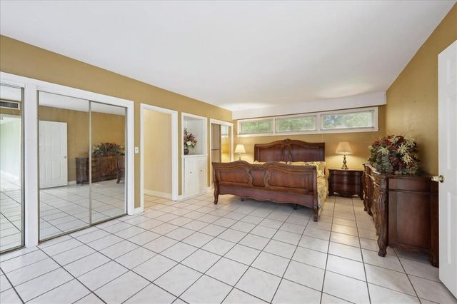1903 W Sunset Drive, Orange, TX 77630