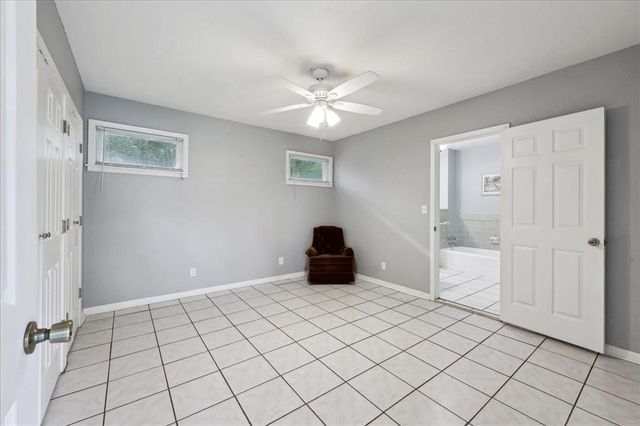 1903 W Sunset Drive, Orange, TX 77630
