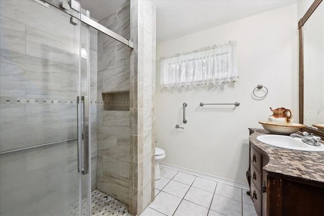 1903 W Sunset Drive, Orange, TX 77630