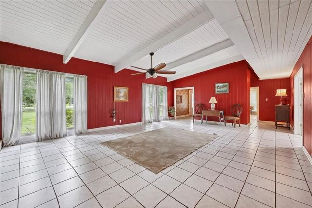 1903 W Sunset Drive, Orange, TX 77630