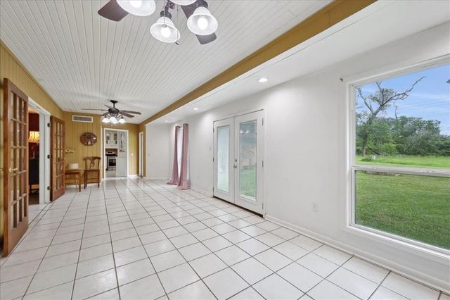 1903 W Sunset Drive, Orange, TX 77630