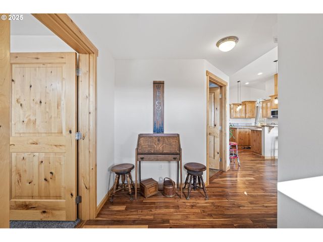 24674 BOLTON HILL Rd, Veneta, OR 97487