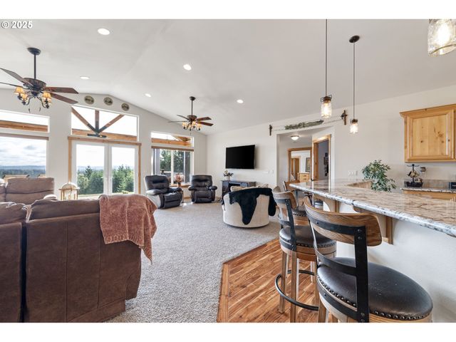 24674 BOLTON HILL Rd, Veneta, OR 97487