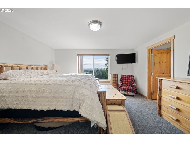 24674 BOLTON HILL Rd, Veneta, OR 97487