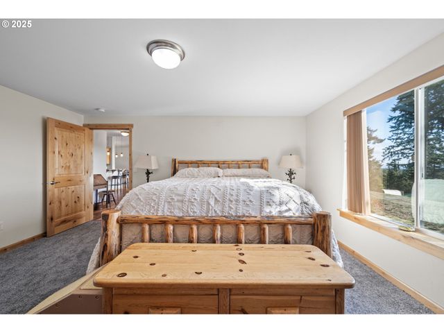 24674 BOLTON HILL Rd, Veneta, OR 97487