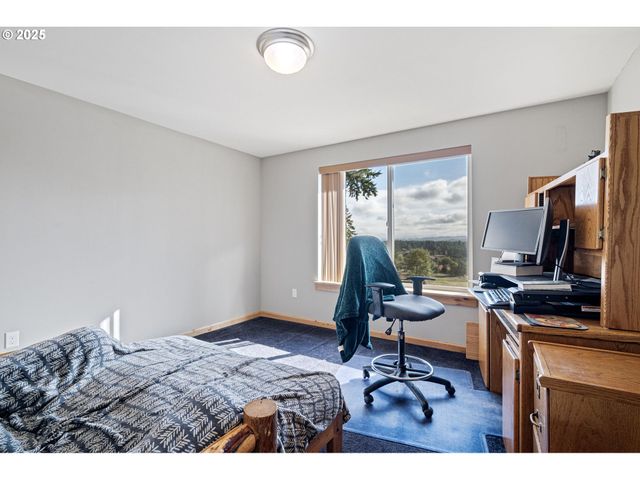 24674 BOLTON HILL Rd, Veneta, OR 97487