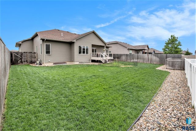 3613 Prairie Wind St, Sioux Falls, SD 57108
