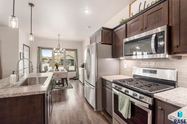 3613 Prairie Wind St, Sioux Falls, SD 57108