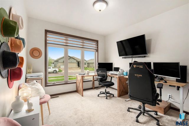 3613 Prairie Wind St, Sioux Falls, SD 57108