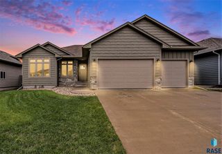 3613 Prairie Wind St, Sioux Falls, SD 57108