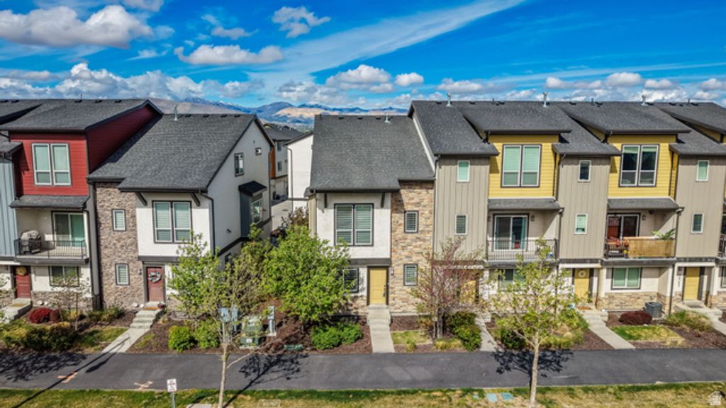 Image 34 of property listing at 14763 S LEWSKI LN #A-1, Bluffdale, UT 84065