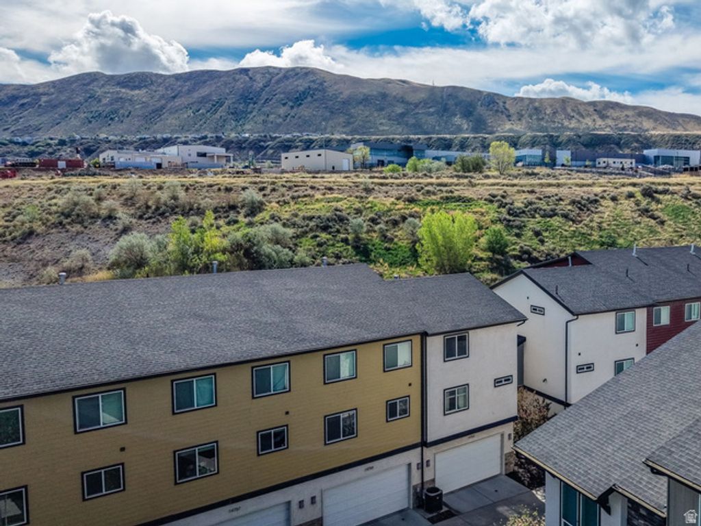 Image 40 of property listing at 14763 S LEWSKI LN #A-1, Bluffdale, UT 84065