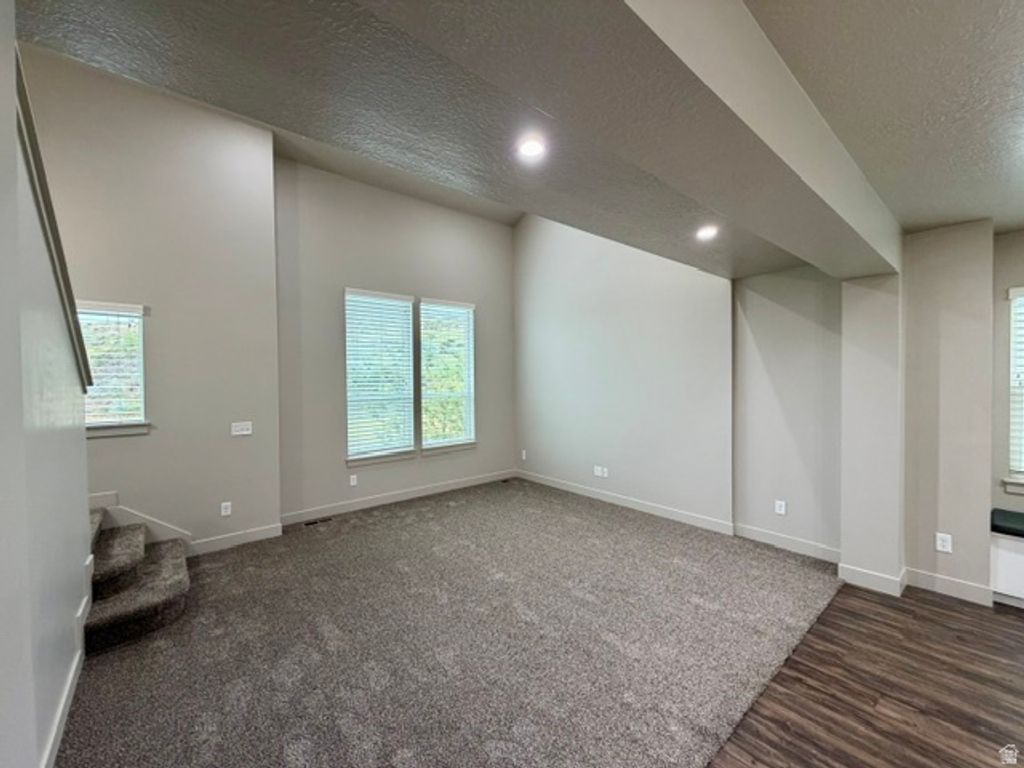 Image 7 of property listing at 14763 S LEWSKI LN #A-1, Bluffdale, UT 84065