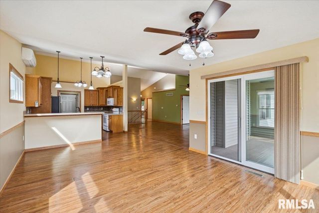 1713 Garrett Avenue, Clinton, IA 52732