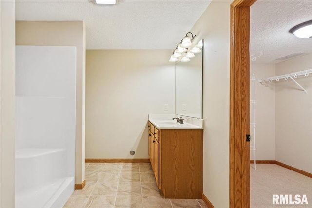 1713 Garrett Avenue, Clinton, IA 52732