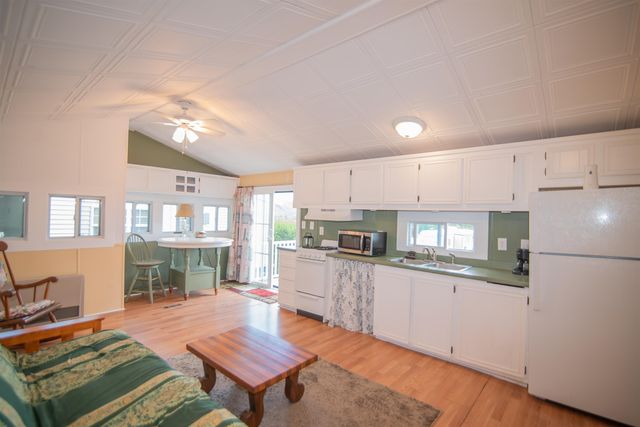 194 Buckley Rd Unit 5, Weare, NH 03281
