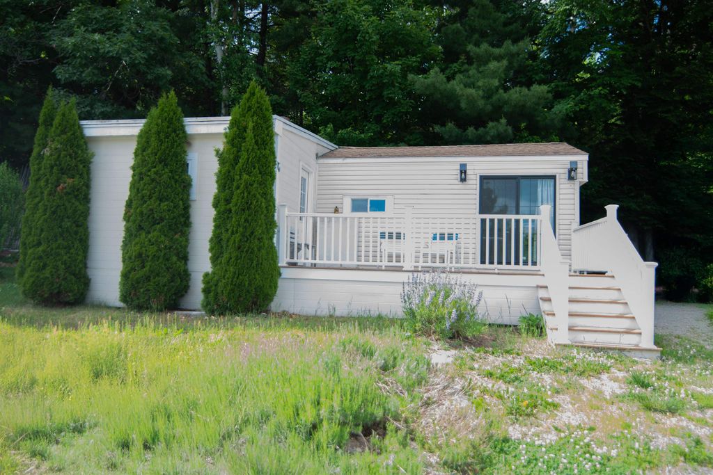 194 Buckley Rd Unit 5, Weare, NH 03281