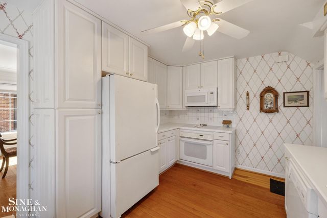 449 Allard Road, Grosse Pointe Farms, MI 48236