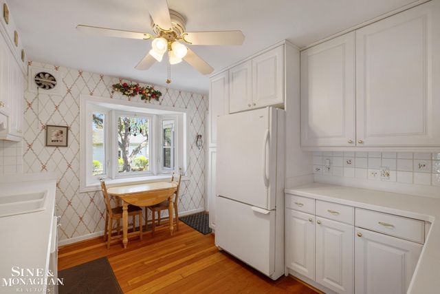 449 Allard Road, Grosse Pointe Farms, MI 48236