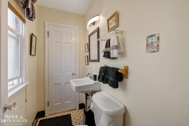 449 Allard Road, Grosse Pointe Farms, MI 48236