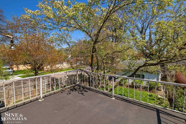 449 Allard Road, Grosse Pointe Farms, MI 48236