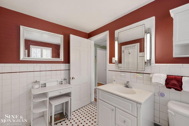 449 Allard Road, Grosse Pointe Farms, MI 48236