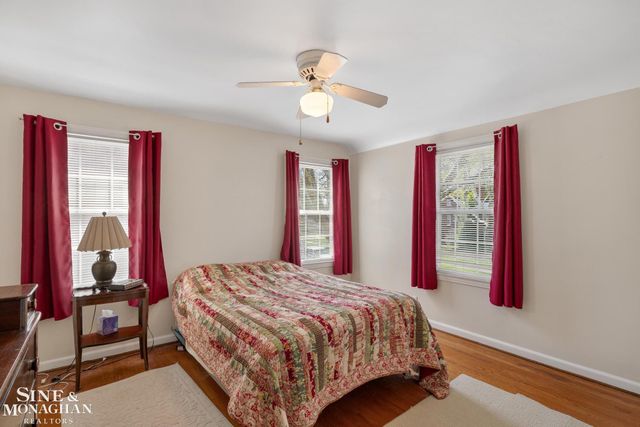 449 Allard Road, Grosse Pointe Farms, MI 48236