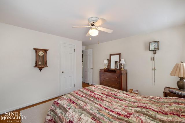 449 Allard Road, Grosse Pointe Farms, MI 48236