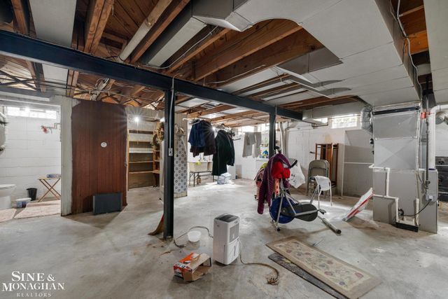 449 Allard Road, Grosse Pointe Farms, MI 48236