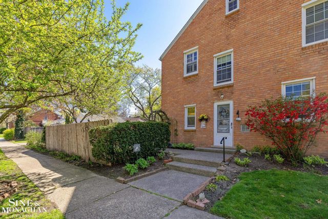449 Allard Road, Grosse Pointe Farms, MI 48236