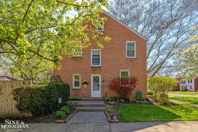 449 Allard Road, Grosse Pointe Farms, MI 48236