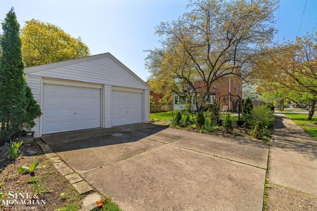 449 Allard Road, Grosse Pointe Farms, MI 48236