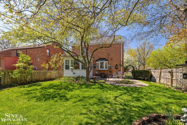 449 Allard Road, Grosse Pointe Farms, MI 48236