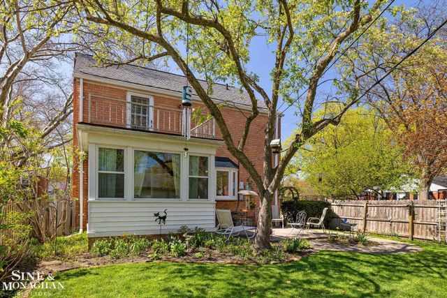 449 Allard Road, Grosse Pointe Farms, MI 48236