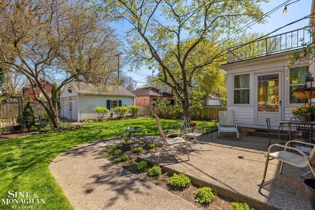 449 Allard Road, Grosse Pointe Farms, MI 48236