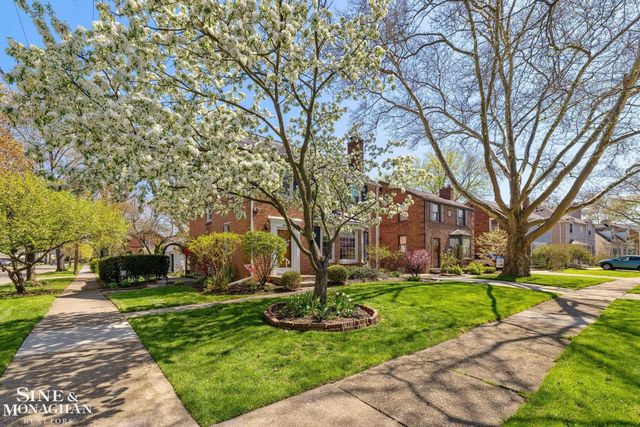 449 Allard Road, Grosse Pointe Farms, MI 48236
