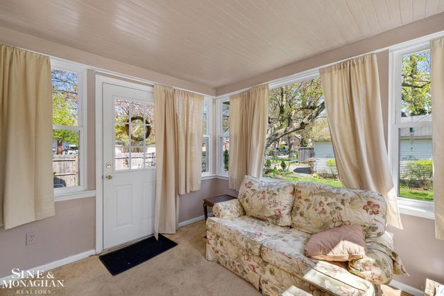 449 Allard Road, Grosse Pointe Farms, MI 48236