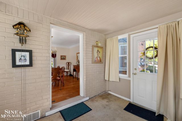 449 Allard Road, Grosse Pointe Farms, MI 48236