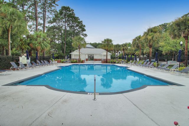 1025 Riverland Woods Place 812, Charleston, SC 29412