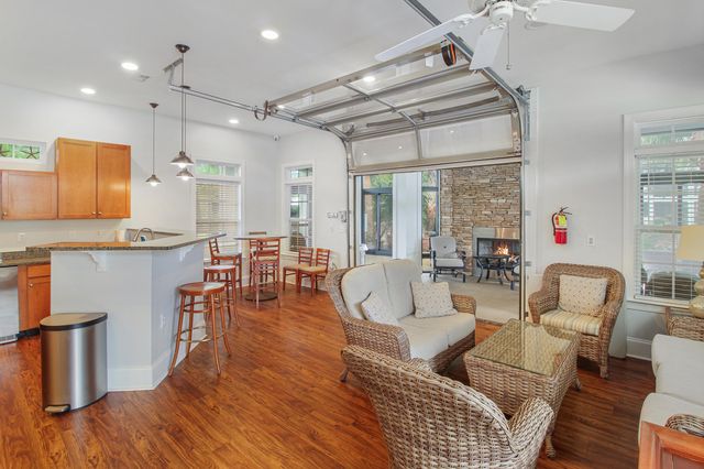 1025 Riverland Woods Place 812, Charleston, SC 29412