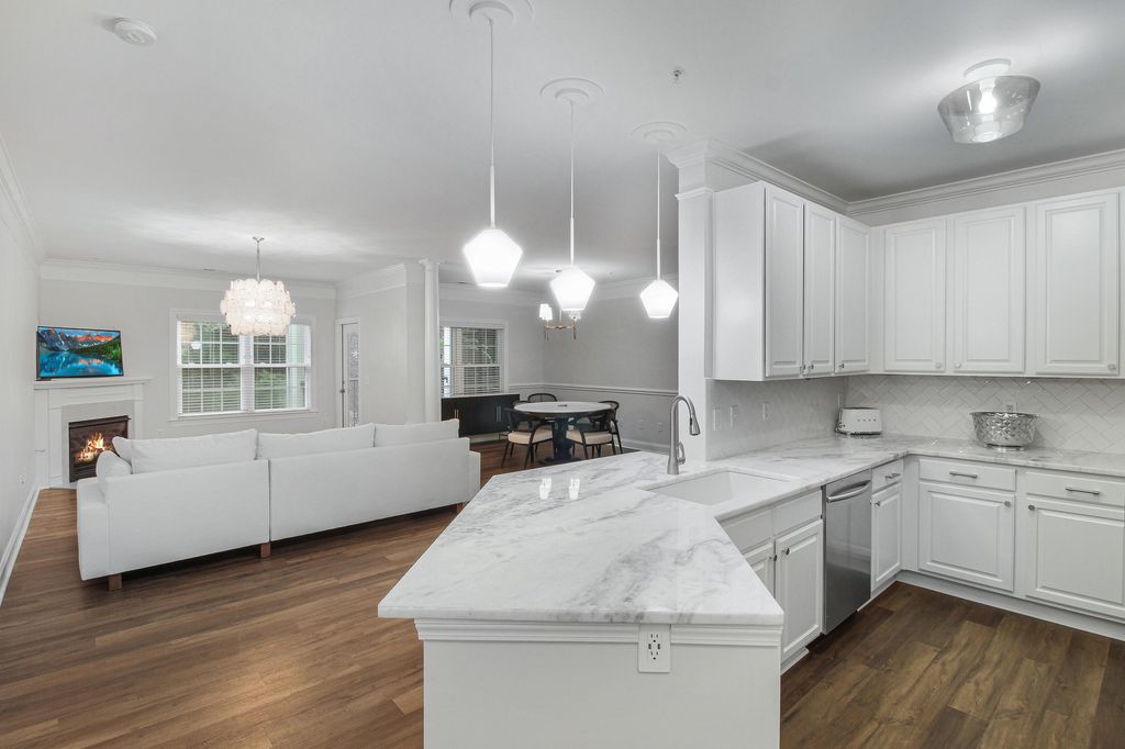 1025 Riverland Woods Place 812, Charleston, SC 29412