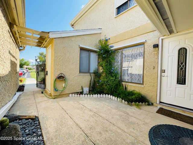 1431 Sheafe Avenue NE 104, Palm Bay, FL 32905