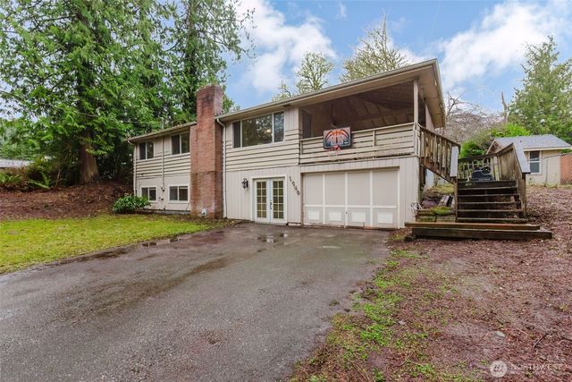 1540 Puget Drive E, Port Orchard, WA 98366